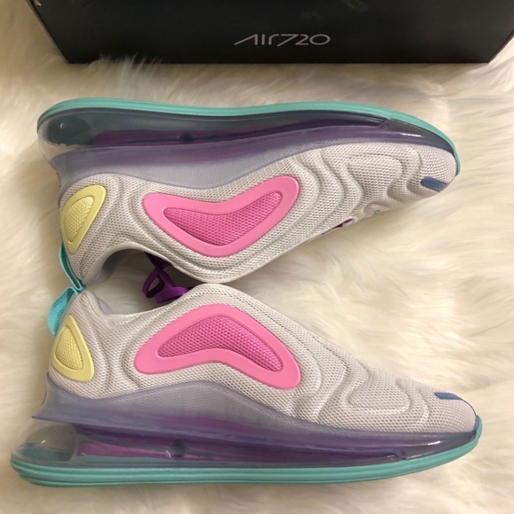 ❌Sold!❌NIB Women’s Nike Air Max 720 - Picture 6 of 8